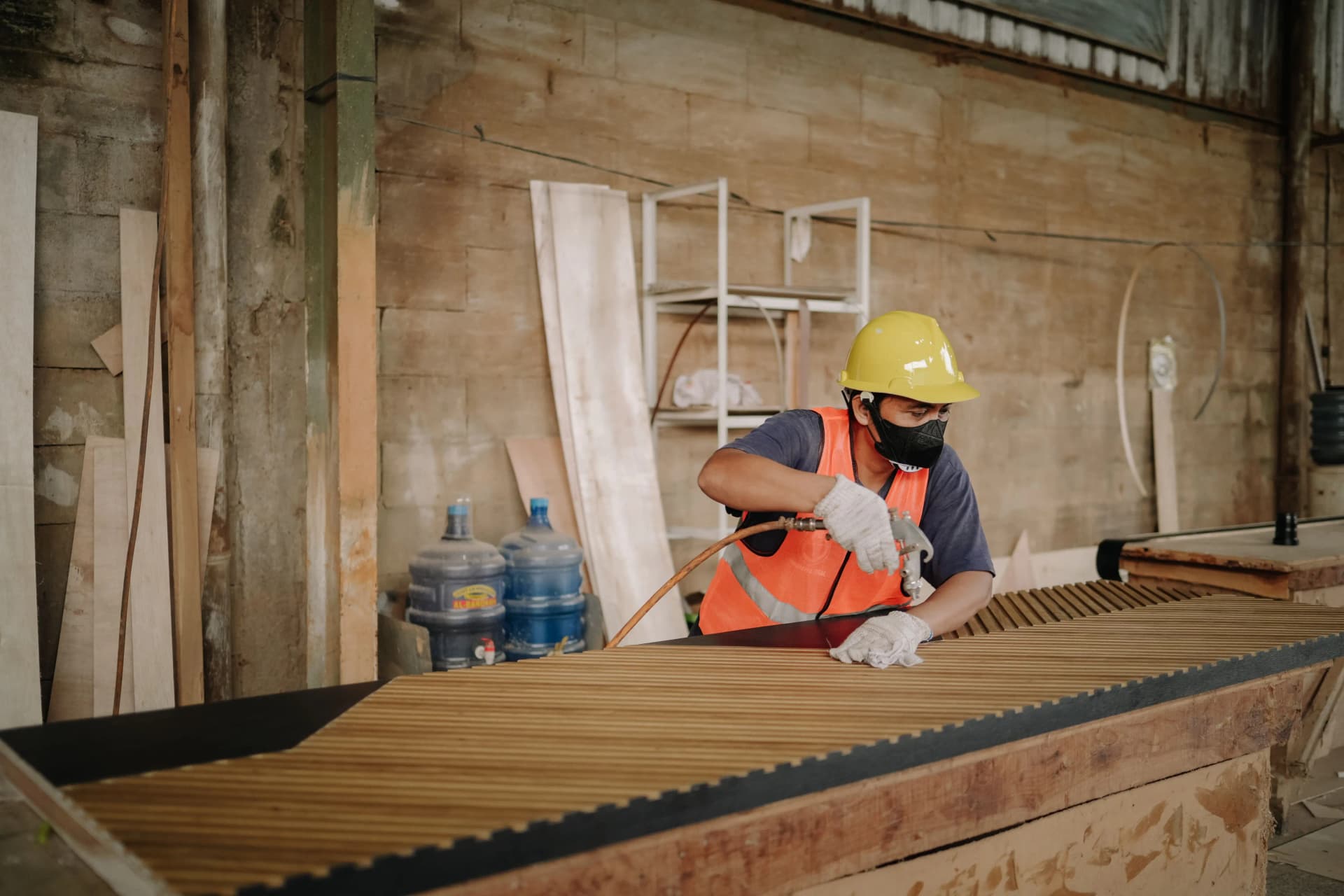 Pintu premium dan desain hunian modern